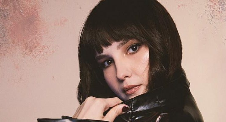 Simge Pınar’dan Yeni Şarkı: “Yalnızlık Cesaret İster”