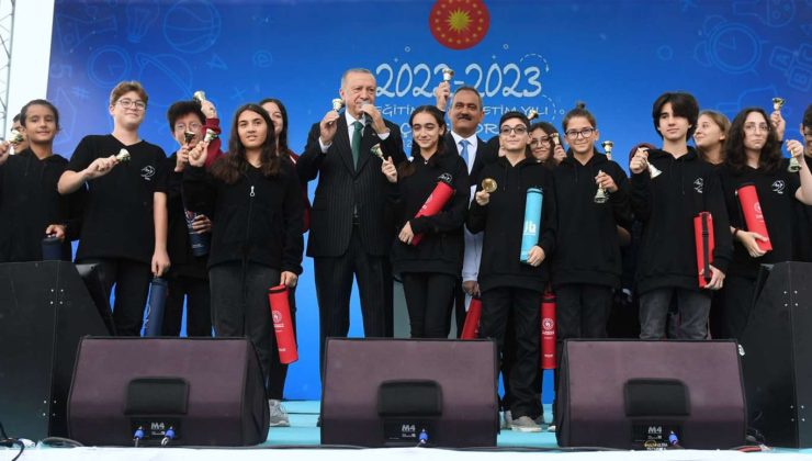 Cumhurbaşkanı Erdoğan yeni eğitim öğretim yılının ilk ders zilini çaldı