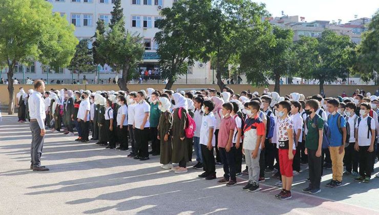 Okullar yarın açılıyor