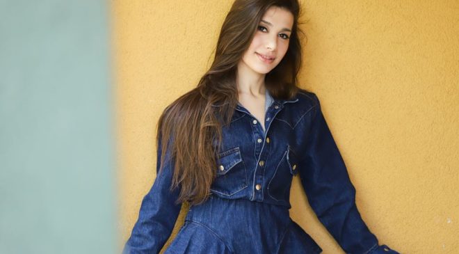 Hande Yılmaz “Tutulma”