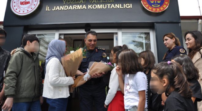 Koruma ve bakım altında kalan çocuklardan Yozgat İl Jandarma Komutanlığına ziyaret
