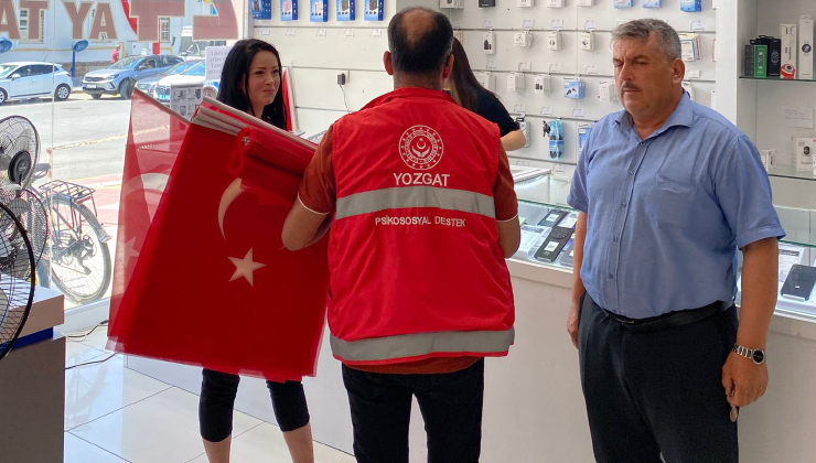 Yozgat’ta caddeler bayraklarla donatıldı