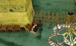 Ayasofya Camisi’ni yakmaya çalıştı