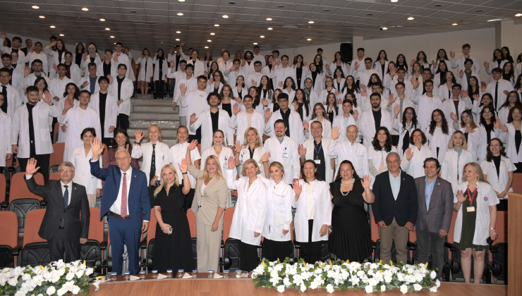 Ege Üniversiteli Diş Hekimleri beyaz önlüklerine kavuştu
