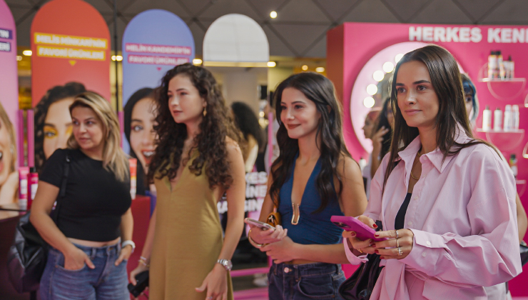 Hande Soral, Helin Kandemir ve Melis Minkari U Care Fest’te Buluştu