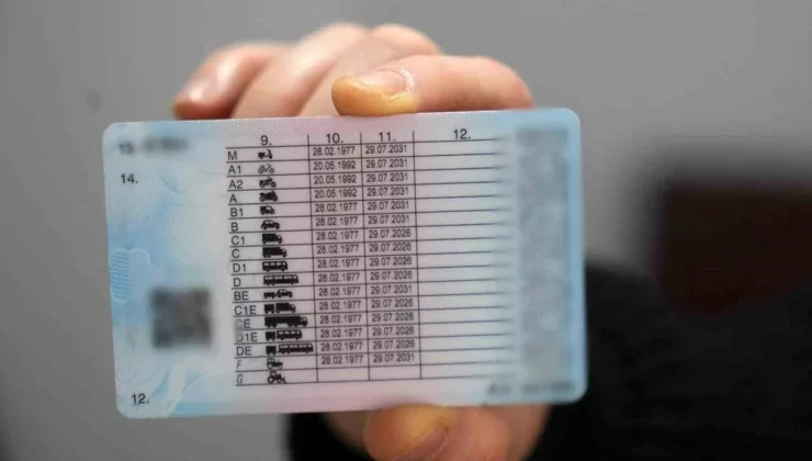 Eski tip ehliyetler 1 Kasım’da geçerliliğini yitirecek