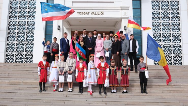 Vali Özkan 1. Uluslararası Yozgat Halk Dansları Şenliği kapsamında misafirlerini ağırladı