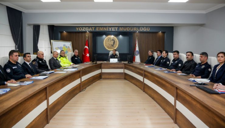 Yozgat Emniyeti’nde Genel Değerlendirme Toplantısı: Yılbaşı ve Asayiş Tedbirleri Masaya Yatırıldı