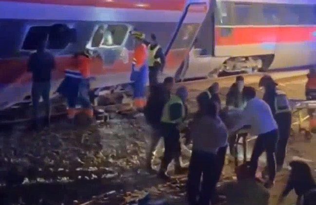 Kurtuba yakınlarında iki tren raydan çıktı, 10 ölü, 25 yaralı